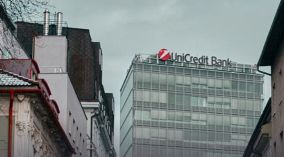 bloomberg-unicredit-commerzbankda-payini-30-e-qeder-artiracaq