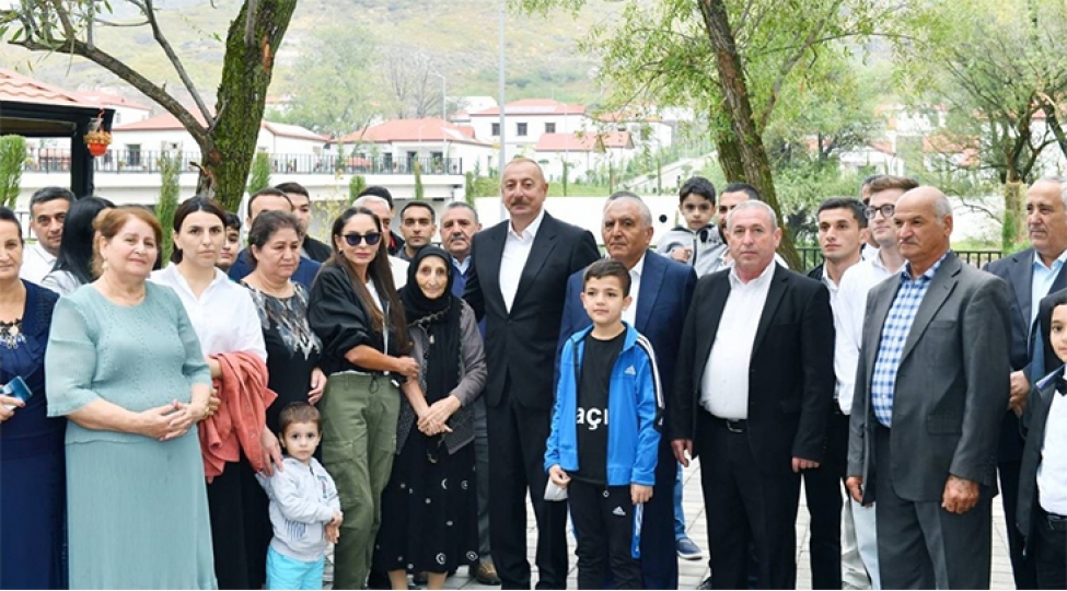 muveqqeti-meskunlashmadan-dayaniqli-yashayisha-mecburi-kochkunlerle-bagli-sosial-destek-mexanizmlerinin-yeni-modeli-tehlil
