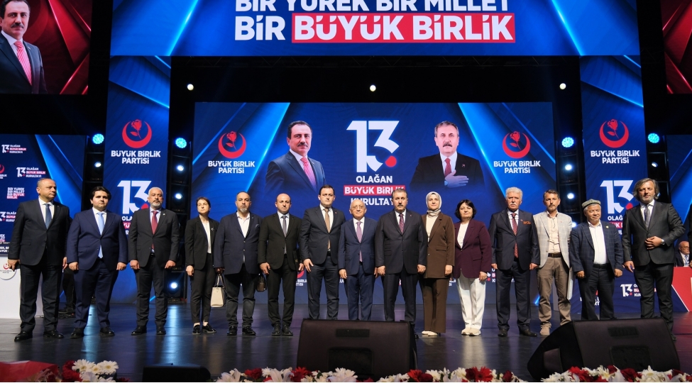 yeni-azerbaycan-partiyasinin-numayendeleri-boyuk-birlik-partiyasinin-13-cu-qurultayinda-ishtirak-edibler-foto