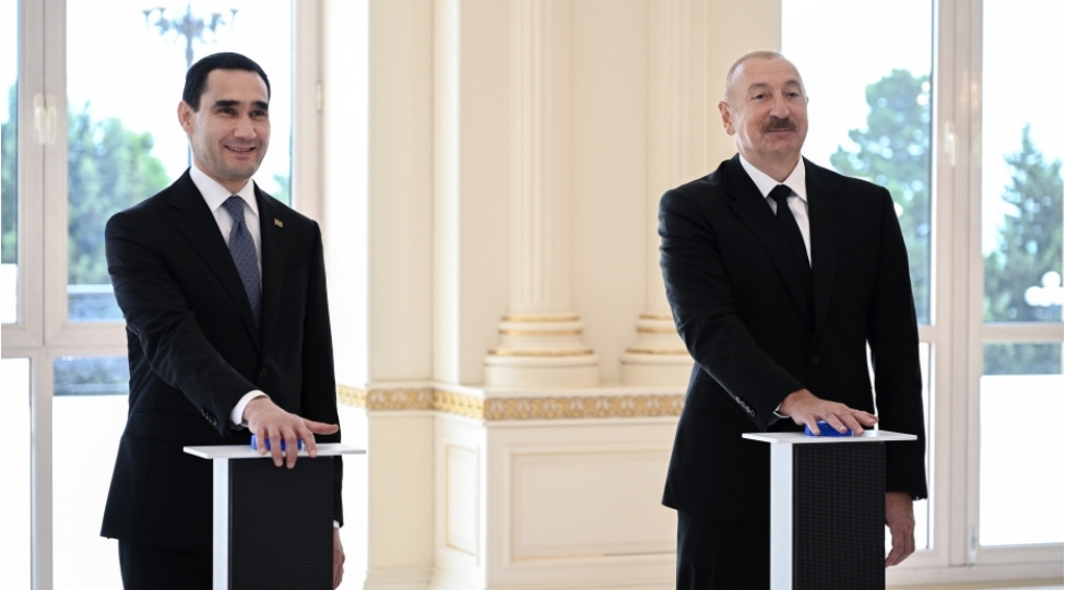 azerbaycan-ve-turkmenistan-prezidentlerinin-ishtiraki-ile-dostlug-tankerinin-onlayn-formatda-hediyye-olunmasi-merasimi-kechirilib
