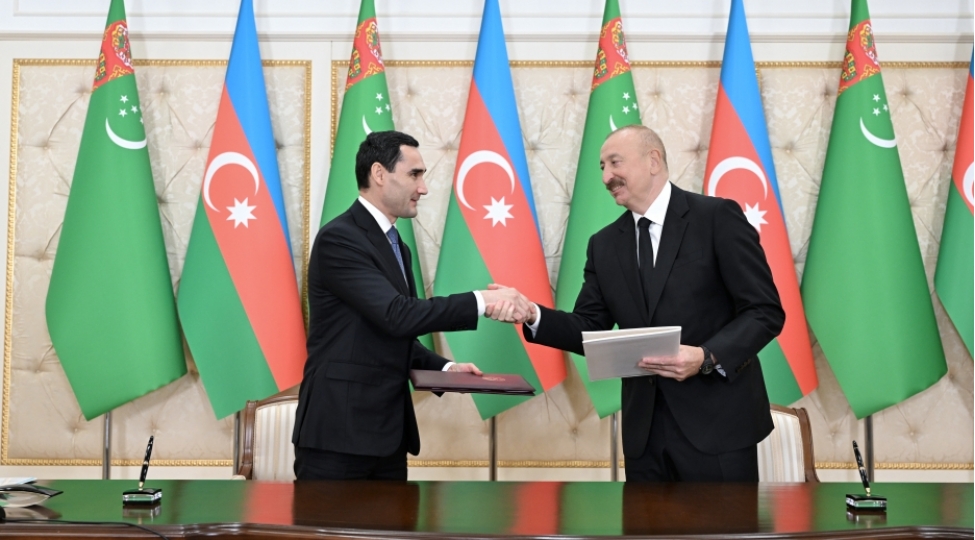 azerbaycan-ile-turkmenistan-arasinda-imzalanmish-senedler-mubadile-olunub