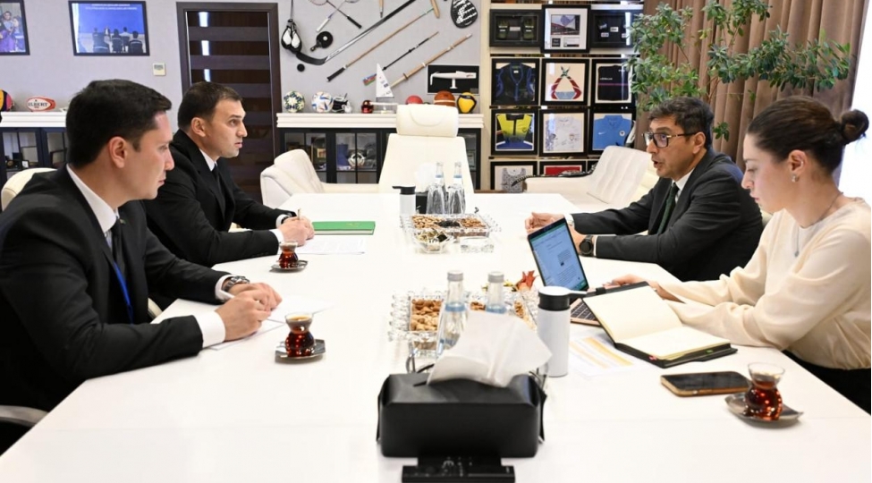 ferid-qayibov-turkmenistan-beden-terbiyesi-ve-idman-uzre-dovlet-komitesinin-sedri-allaberdi-saparov-ile-gorushub
