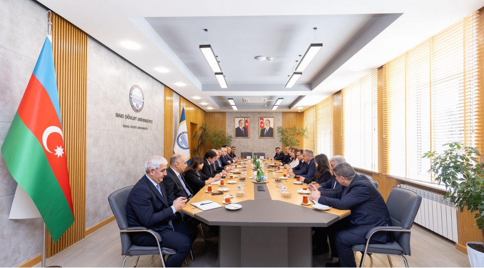 edliyye-nazirliyinin-mehkeme-ekspertizasi-merkezi-ile-baki-dovlet-universiteti-arasinda-emekdashliq-memorandumu-imzalanib