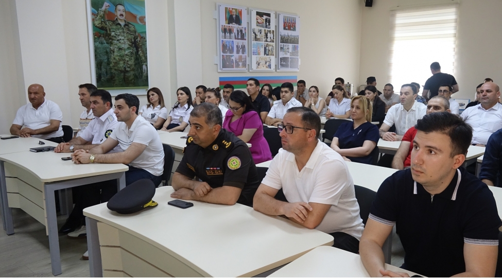 fhn-dovlet-gomruk-komitesinin-emekdashlari-uchun-maariflendirme-tedbiri-kechirib-video