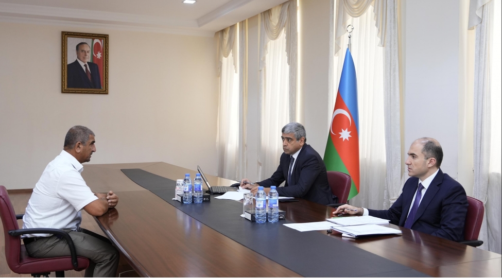 nazir-anar-eliyev-salyanda-vetendashlari-qebul-edib