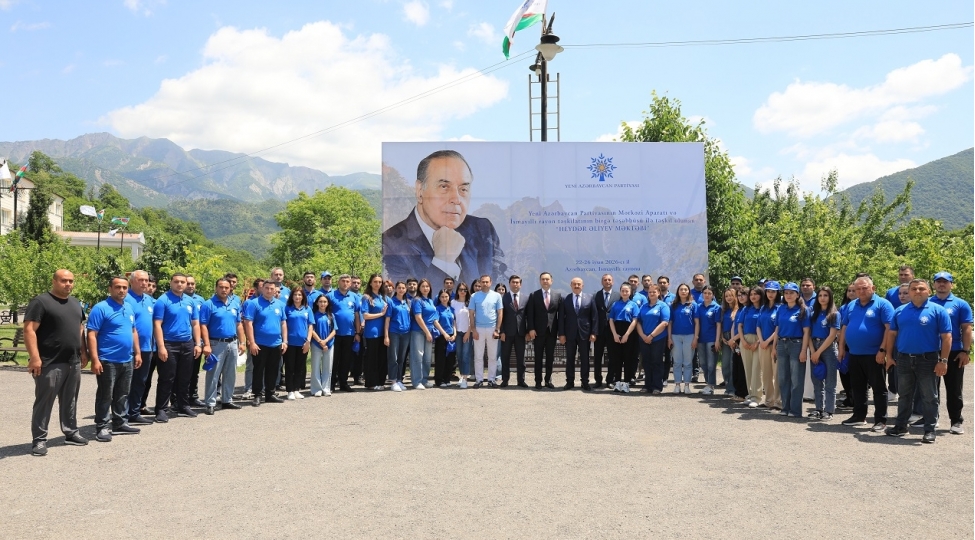 heyder-eliyev-irsi-kechmishden-geleceye-memarliq-korpusu-foto