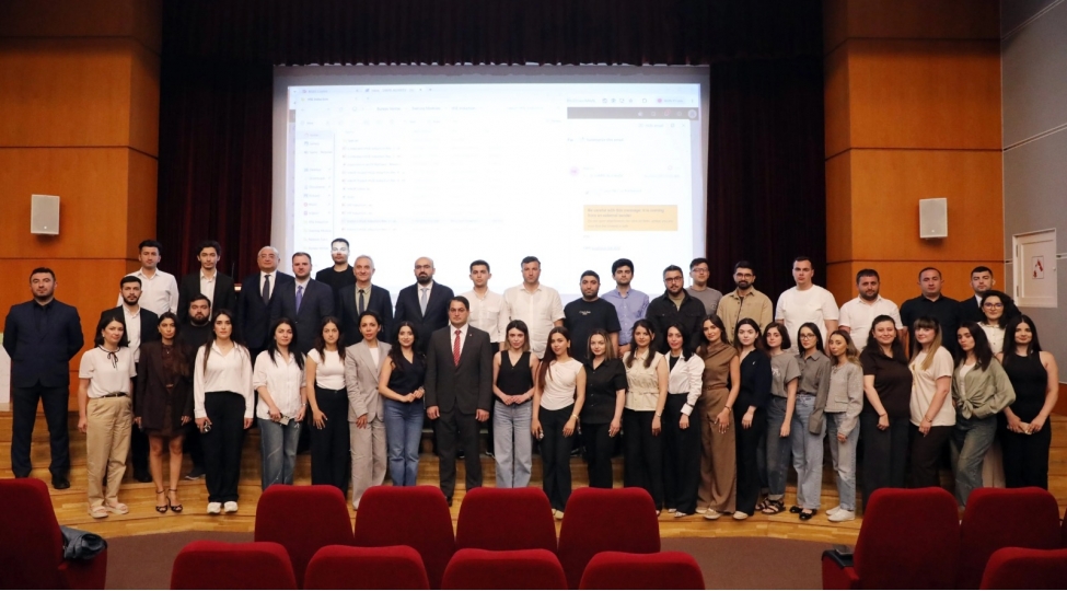 media-numayendeleri-socar-in-emal-kimya-senayesi-uzre-fealiyyeti-barede-melumatlandiriliblar