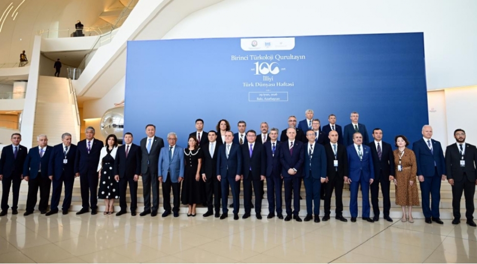 birinci-turkoloji-qurultayin-100-illiyine-hesr-olunmush-turk-dunyasi-heftesi-ugurla-basha-chatib