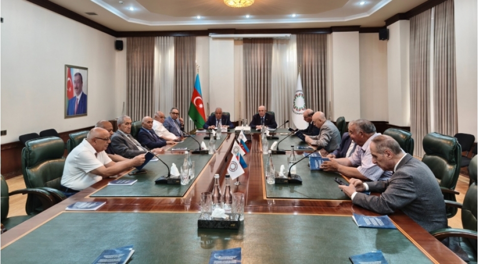 qerbi-azerbaycan-icmasinin-agsaqqallar-shurasi-hesabat-verib