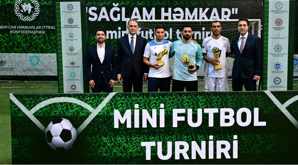 azerbaycan-hemkarlar-ittifaqlari-konfederasiyasinin-teshkilatchiligi-ile-kechirilen-minifutbol-turniri-basha-chatib