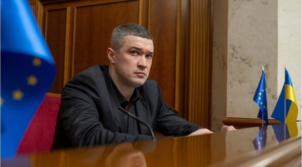 politico-nato-ukrayna-mudafie-nazirinin-istefasindan-teeccublenib