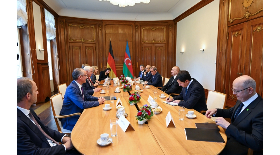azerbaycan-ve-almaniya-prezidentlerinin-genish-terkibde-gorushu-olub