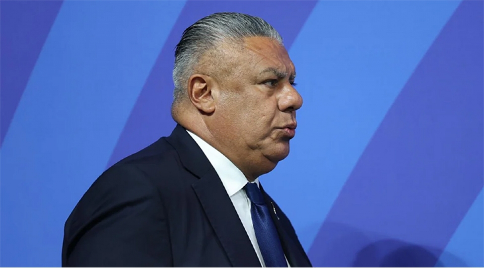 argentina-futbol-assosiasiyasinin-rehberi-absh-den-gederken-hava-limaninda-saxlanilib
