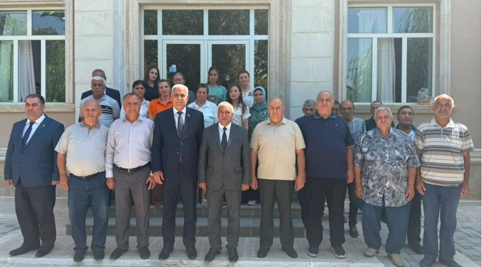 milli-meclisin-deputati-vuqar-rehimzade-ordubadda-sechicileri-ile-novbeti-gorushunu-kechirib-foto-14