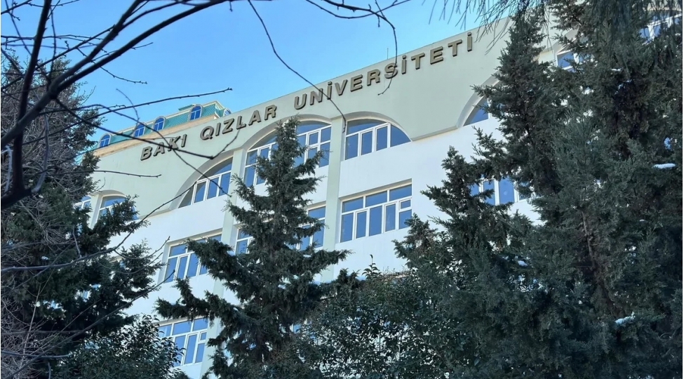 baki-qizlar-universitetinin-fealiyyeti-dayandirilib-telebeler-diger-ali-mekteblere-kochurulecek