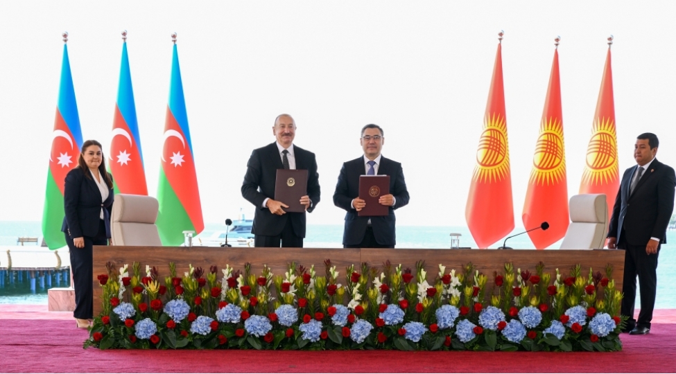 azerbaycan-ile-qirgizistan-arasinda-imzalanmish-senedler-mubadile-edilib