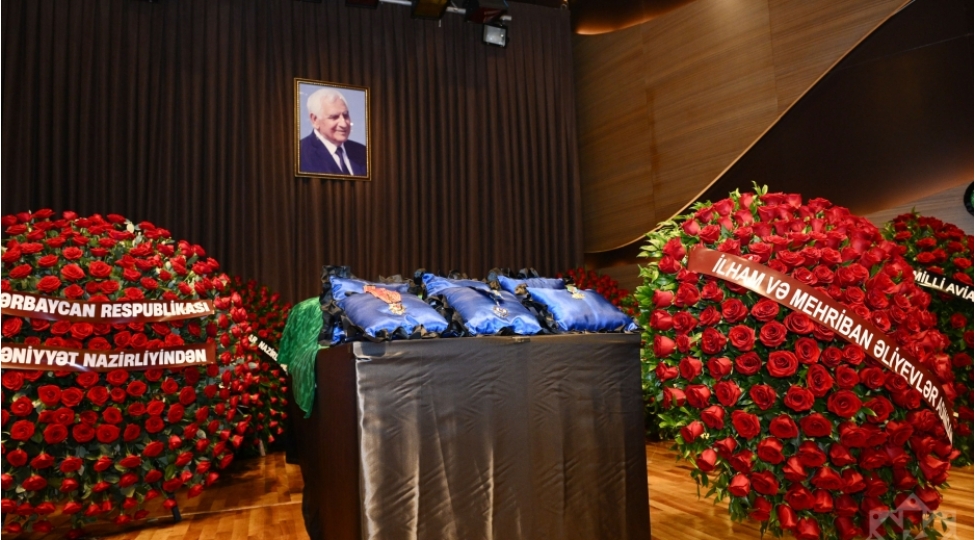 xalq-shairi-neriman-hesenzade-ile-vida-merasimi-kechirilir
