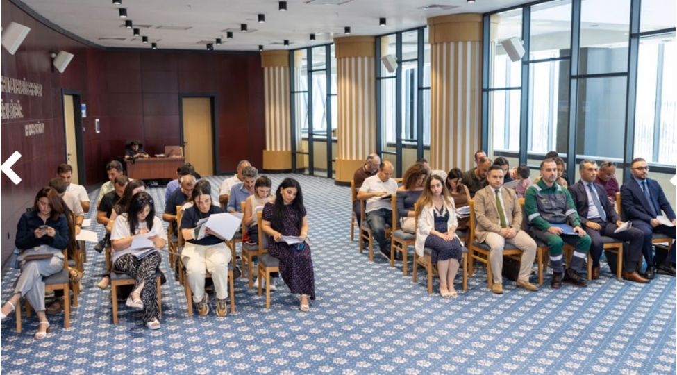 azergold-qsc-jurnalistler-uchun-novbeti-telim-ve-mediatur-teshkil-edib-foto