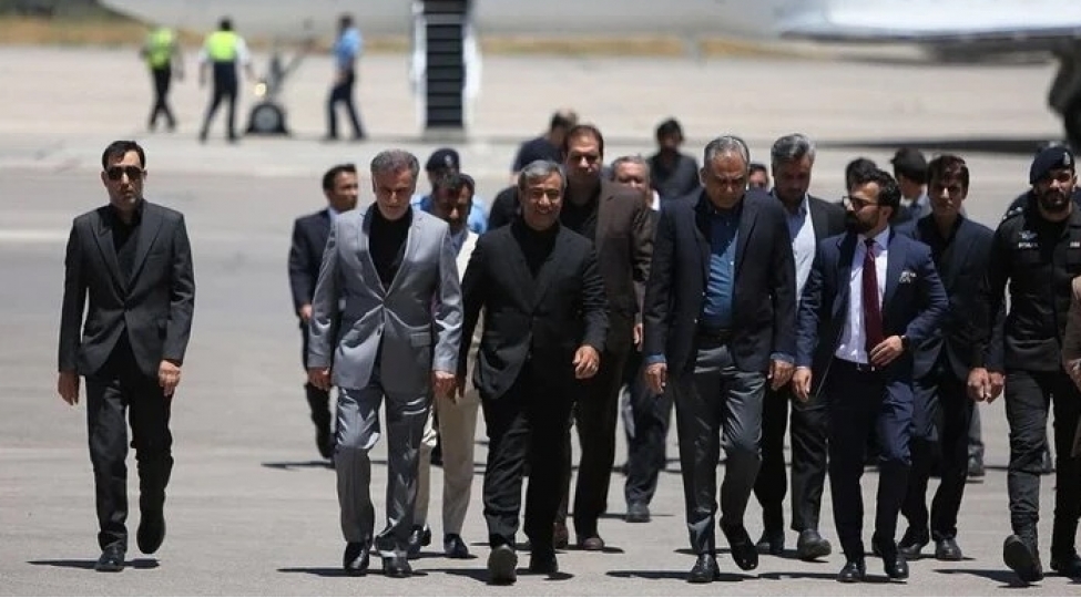 pakistanli-nazir-iran-rehberliyi-ile-danishiqlar-aparmaq-uchun-tehrana-gedib