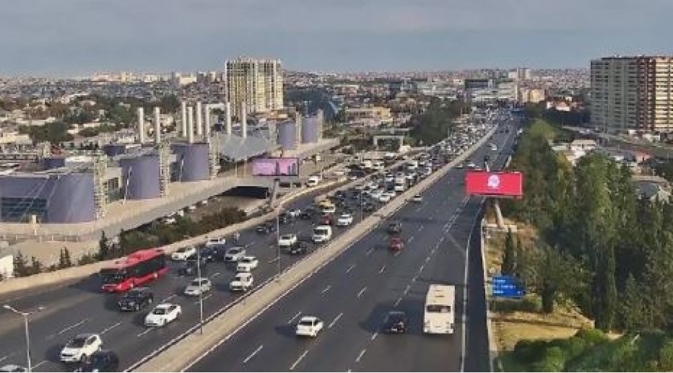 bakida-uch-istiqametde-neqliyyatin-sixligi-yaranib-oxuyun-xeberiniz-olsun