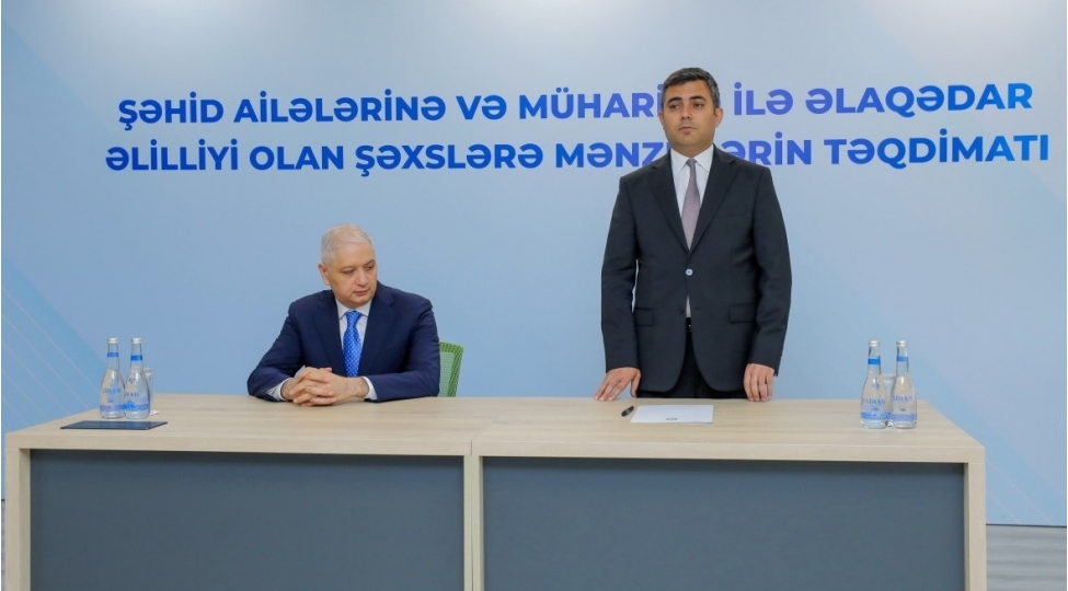 naxchivanda-shehid-aileleri-ve-muharibe-ile-elaqedar-elilliyi-olan-shexslere-68-menzil-teqdim-edilib