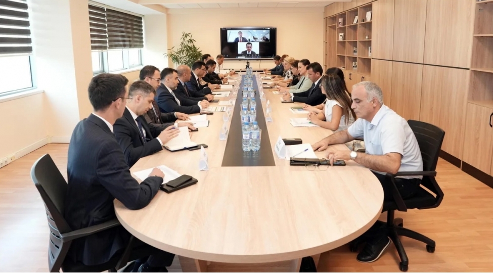 qarabag-ve-sherqi-zengezurdaki-ishegoturenlerle-meshgulluq-meseleleri-muzakire-edilib