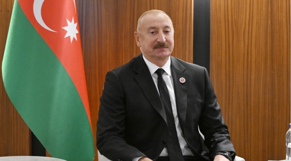 prezident-ilham-eliyev-shet-plyus-formatinda-gorushde-ishtirak-etmek-uchun-bishkekdeki-iris-ordo-konqres-merkezine-gelib