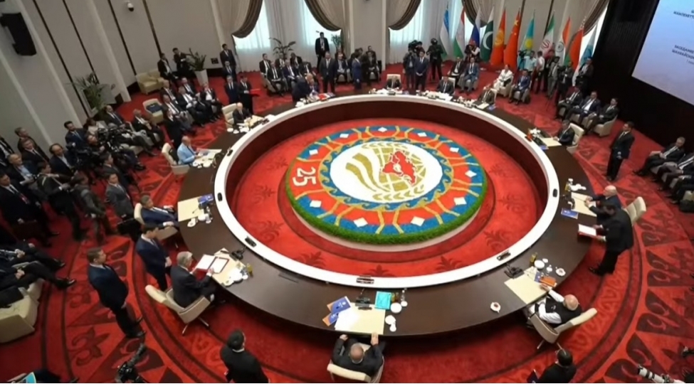 shet-dovlet-bashchilarinin-danishiqlarinin-yekununda-30-dan-chox-sened-imzalanib