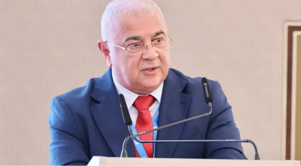 rauf-haciyev-xezerin-geleceyine-dair-effekiv-yanashma-yalniz-milli-seviyyede-atilan-addimlarla-mehdudlasha-bilmez