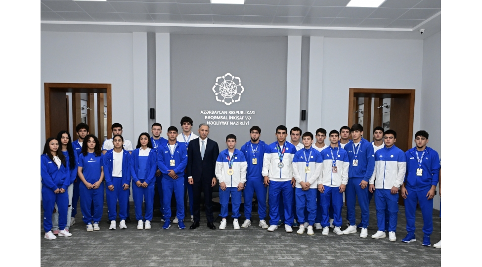 cudo-federasiyasinin-prezidenti-reshad-nebiyev-yeniyetme-ve-genclerden-ibaret-milli-komandalarin-uzvleri-ile-gorushub