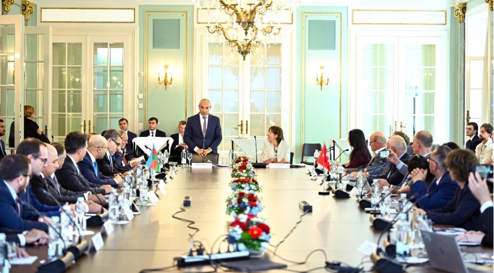 isvechreazerbaycan-biznes-forumu-kechirilib