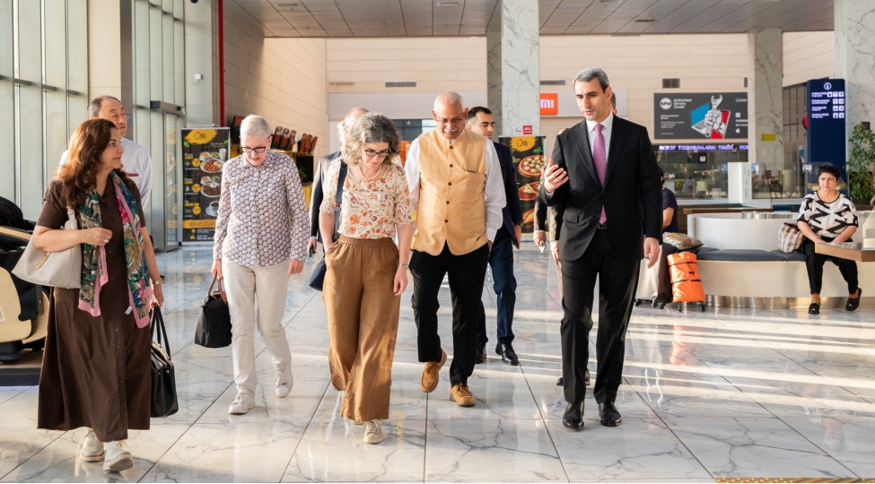 aib-nin-direktorlar-shurasinin-uzvleri-azerbaycana-seferi-cherchivesinde-ady-de-olublar