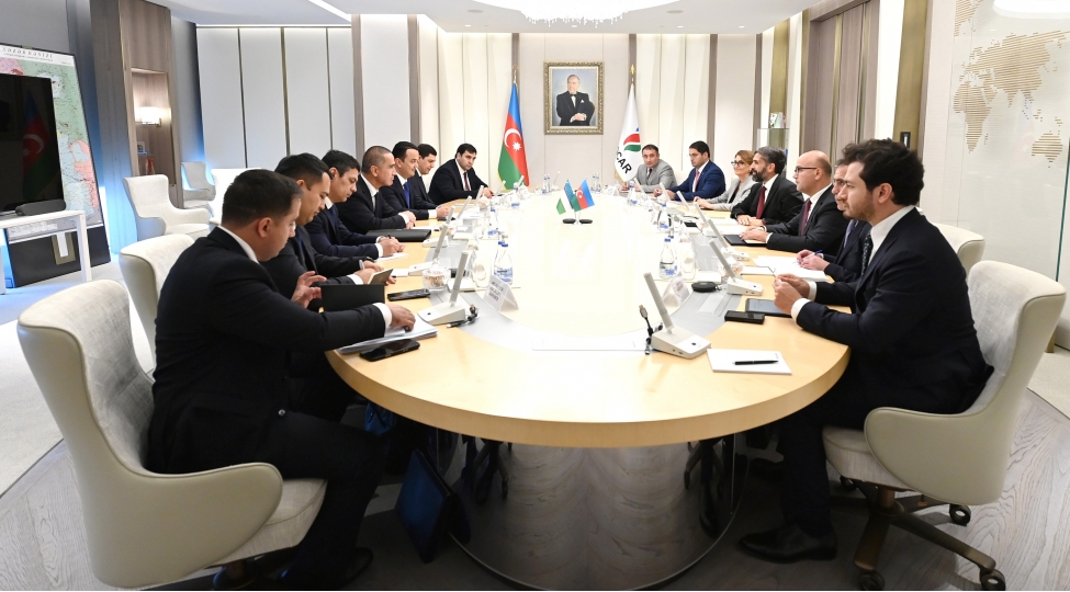socar-in-prezidenti-ozbekistanin-investisiya-senaye-ve-ticaret-naziri-ve-energetika-naziri-ile-gorushub