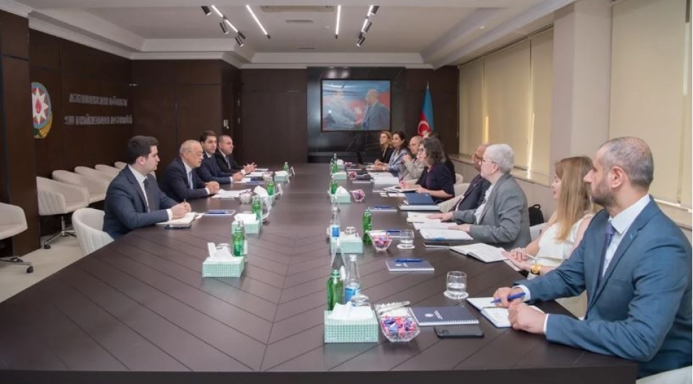 azerbaycan-ve-adb-su-ehtiyatlarindan-semereli-istifadeni-muzakire-edibler
