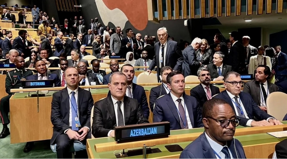 ceyhun-bayramov-umumi-debatlarinin-resmi-achilishinda-ishtirak-edib