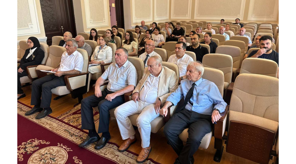 kimya-institutunda-elmi-shuranin-iclasi-kechirilib