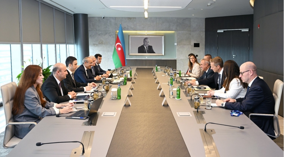 carlsberg-group-ile-ichki-senayesinin-inkishafi-uzre-strateji-terefdashliq-muzakire-edilib