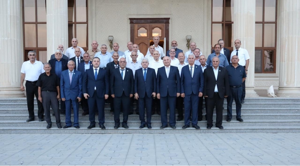 yevlax-ve-ucarda-agsaqqallarin-hesabat-sechki-konfranslari-kechirilib-foto