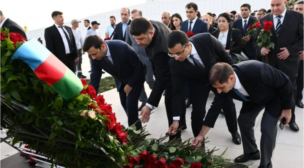 ipoteka-ve-kredit-zemanet-fondunun-kollektivi-zefer-abidesini-ziyaret-edib