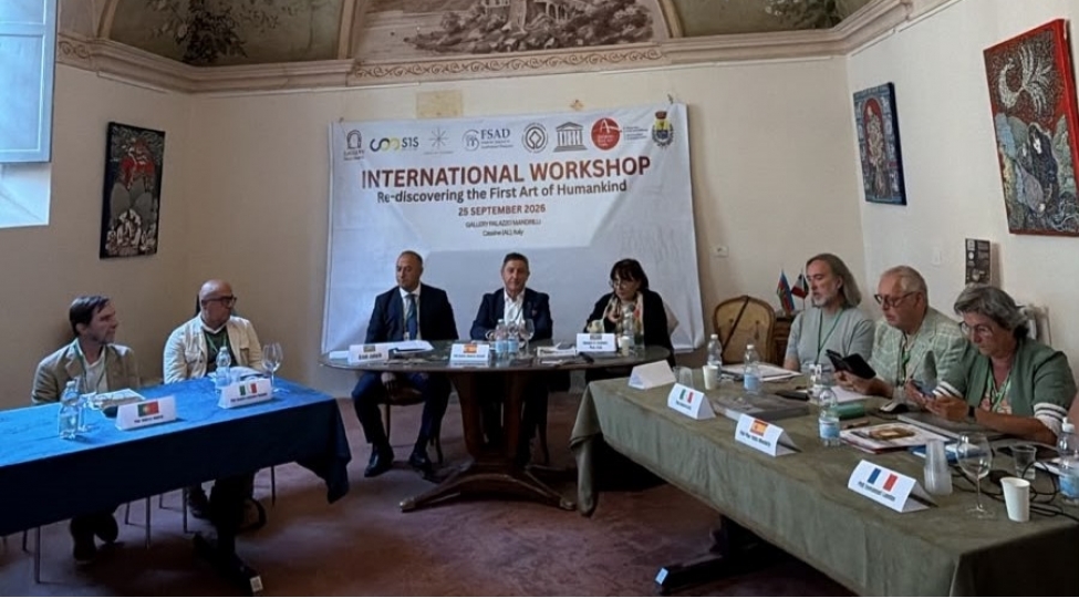 italiyada-kechirilen-beynelxalq-seminarda-azerbaycanin-qayaustu-senet-irsi-ve-qedim-kend-teserrufati-eneneleri-teqdim-olunub