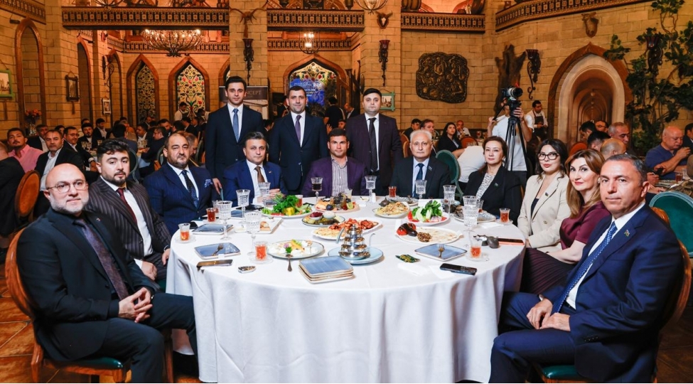 dovlet-ve-ozel-sektor-emekdashliginda-sahibkarlarin-rolu-muzakire-olunub