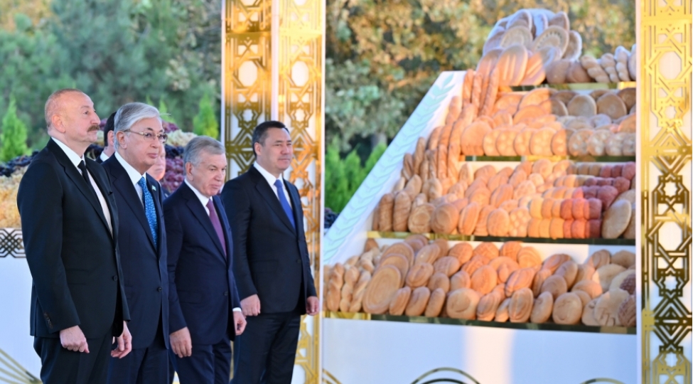 prezident-ilham-eliyev-mdb-olkelerinin-milli-kulinariya-festivali-ile-tanish-olub-resmi-qebulda-ishtirak-edib
