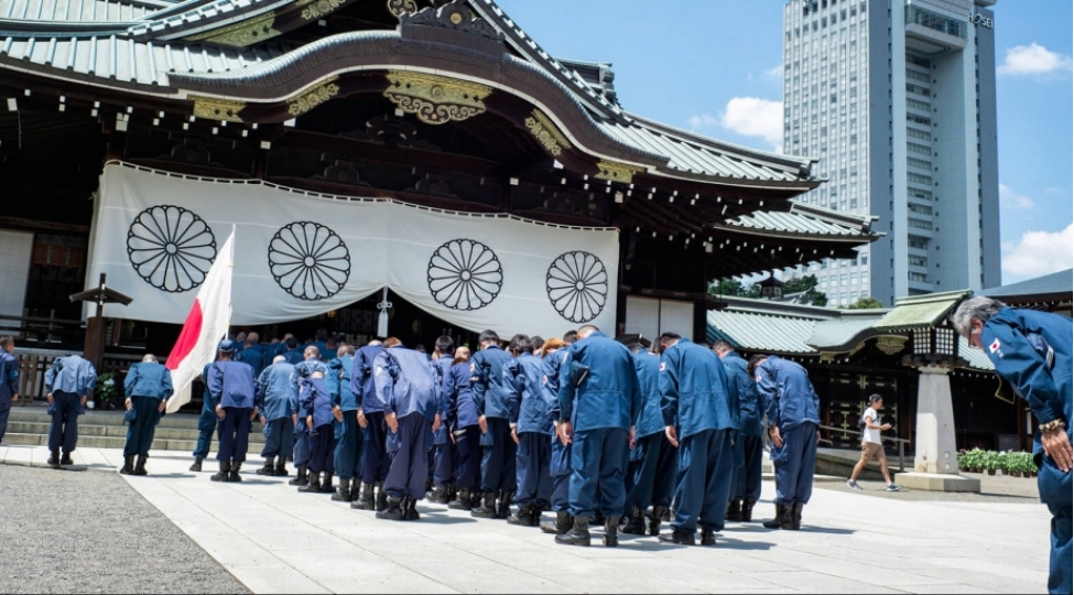 yaponiya-bash-nazirinin-yasukuni-mebedine-iane-gondermesi-chinin-etirazina-sebeb-olub
