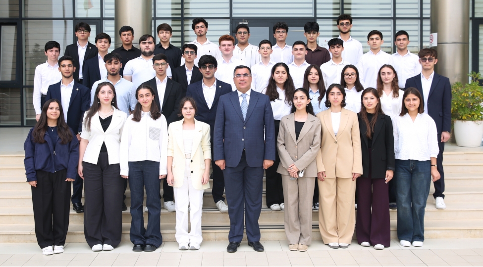 banm-in-rektoru-prezident-teqaudchuleri-ile-gorushub