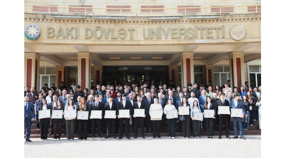 bdu-nun-15-telebesine-universitet-senaye-terefdashligi-cherchivesinde-teqaud-verilib