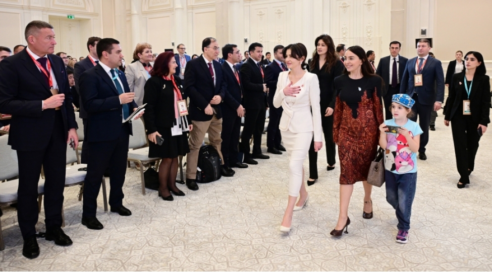 leyla-eliyeva-beynelxalq-tedbirde-ushaqlarda-onkoloji-xesteliklerle-mubarizede-qlobal-emekdashligin-ehemiyyetine-diqqet-chekibvideo