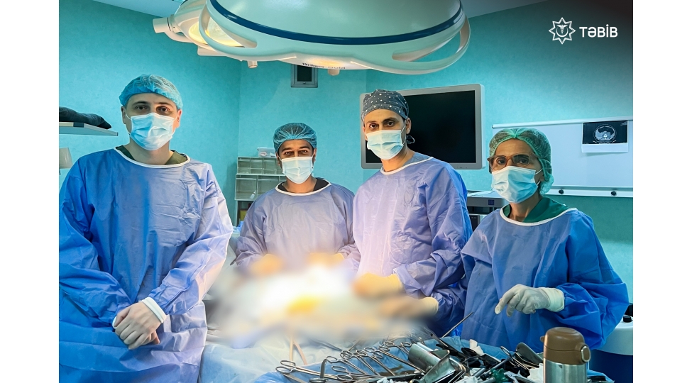 respublika-kliniki-uroloji-xestexanasinda-ilk-defe-laporoskopik-adrenalektomiya-emeliyyati-icra-olunub