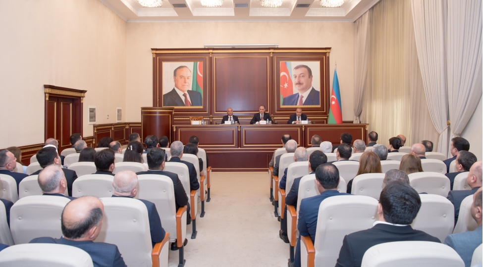 iri-sheherlerin-su-techizatinin-yeni-icrachi-direktoru-kollektive-teqdim-edildi