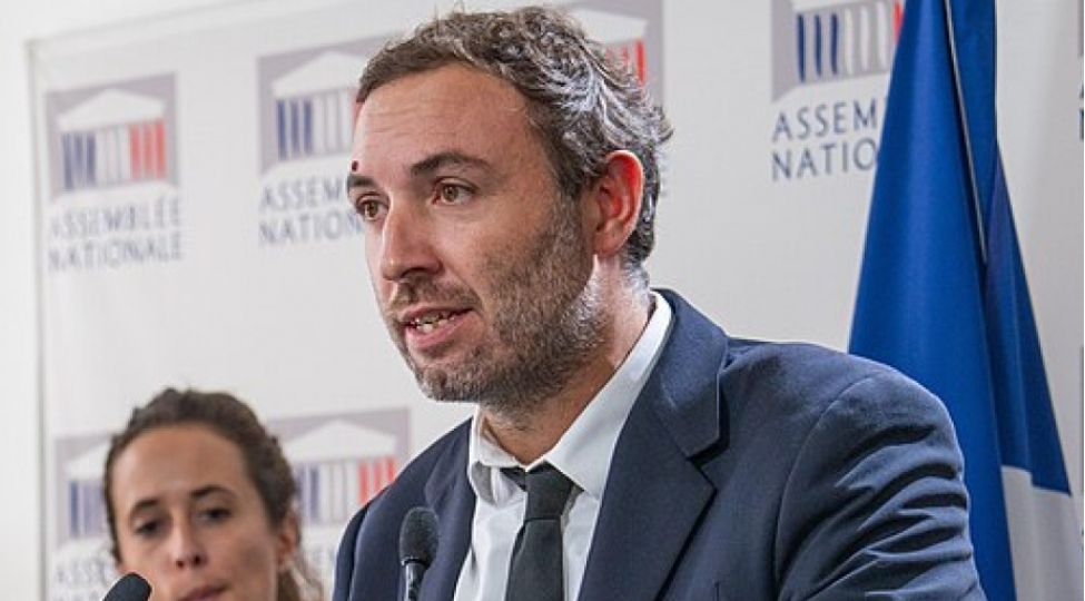 fransali-deputat-cnews-telekanalini-irqchilikde-ittiham-edib