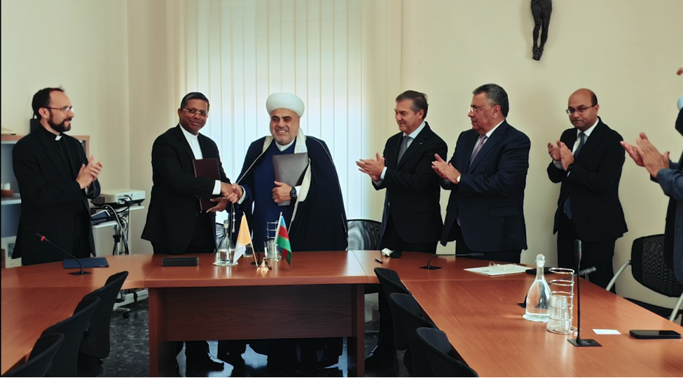 azerbaycanla-muqeddes-taxt-tac-arasinda-muhum-sened-imzalanib-foto
